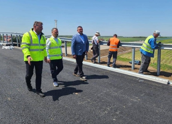 ANUNȚ FOTO Pasajul din zona Țegheș peste autostrada A0 Sud va fi dat în trafic 