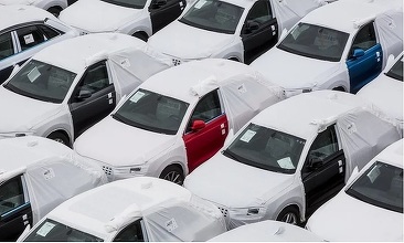 O nouă lună de scădere drastică a pieței auto în așteptarea Programului Rabla. Vânzările de mașini electrice s-au prăbușit 