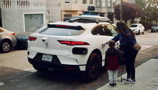Toyota va produce mașini cu tehnologii de conducere autonomă împreună cu Waymo (Google)