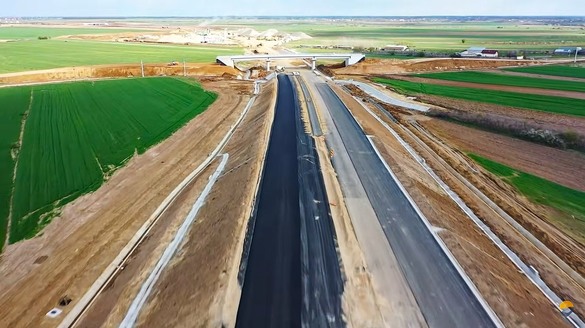 VIDEO&FOTO Umbrărescu - 24 ore din 24 pe Autostrada Ford cu peste 700 de muncitori. Când va termina lucrarea