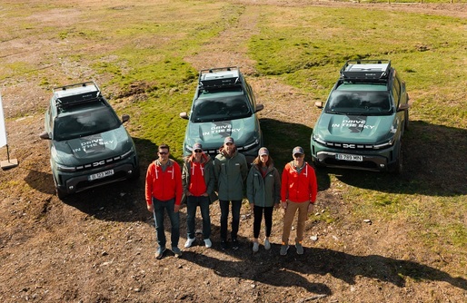 FOTO Piloții Dacia Sandriders din Raliul Dakar au făcut off-road pe Transalpina