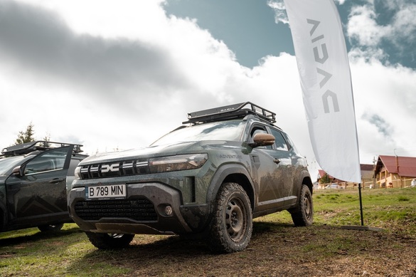 FOTO Piloții Dacia Sandriders din Raliul Dakar au făcut off-road pe Transalpina