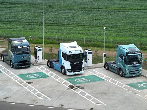 FOTO ANUNȚ Primul hub al României de mare putere pentru încărcarea mașinilor electrice este al OMV Petrom