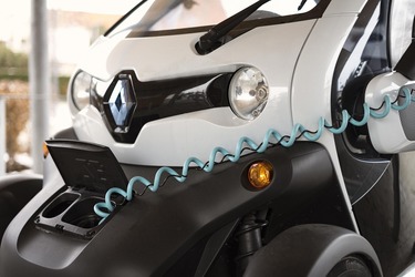 România raportează o scădere de 70% a înmatriculărilor de autoturisme full electrice