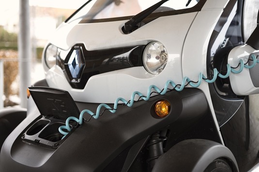 România raportează o scădere de 70% a înmatriculărilor de autoturisme full electrice