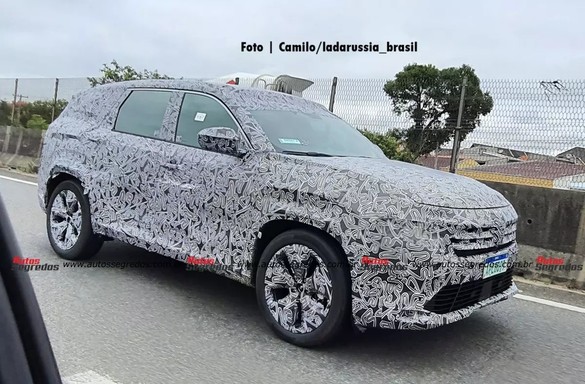FOTO SPION Primele imagini cu viitorul Renault Boreal, o Dacia Bigster mascată