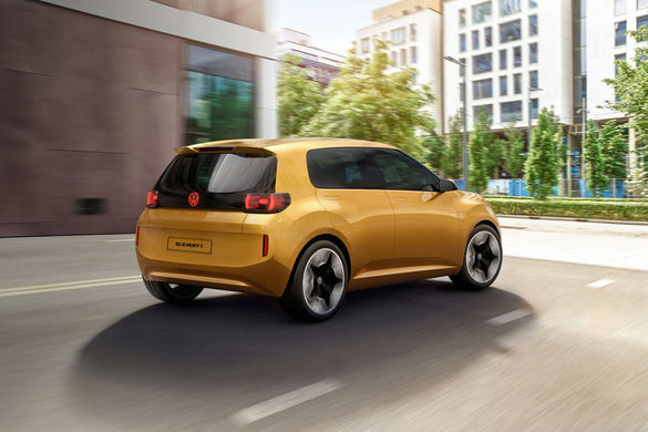 FOTO VW a reușit să reducă la 20.000 de euro cea mai mică mașină electrică cu o strategie nouă. „N-am lăsat nicio piatră neîntoarsă!”