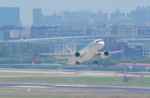 SUA au suspendat vânzarea de motoare de avion către producătorul chinez COMAC