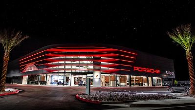 FOTO Porsche oprește investițiile în showroom-urile ultramoderne, din motive financiare