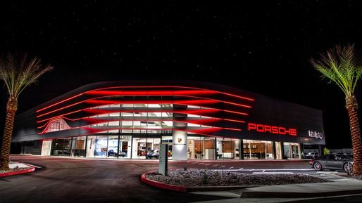 FOTO Porsche oprește investițiile în showroom-urile ultramoderne, din motive financiare
