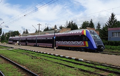 FOTO Va fi lansat trenul Leon, primul DMU construit integral în România după cel de-al Doilea Război Mondial
