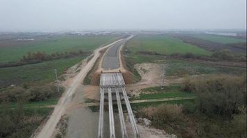 VIDEO Lucrările la drumul de legătură dintre A1 și DN 69 se apropie de 70%