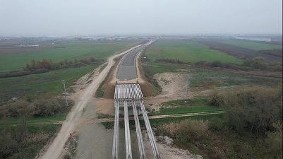 VIDEO Lucrările la drumul de legătură dintre A1 și DN 69 se apropie de 70%