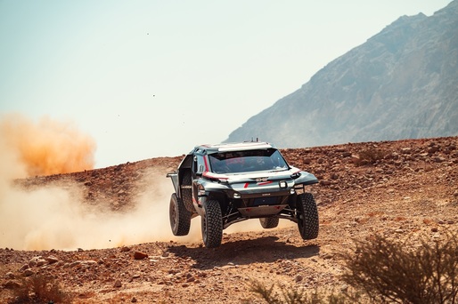 FOTO Dacia prelungește contractul cu unul dintre piloții Sandrider, pentru încă două sezoane în Raliul Dakar