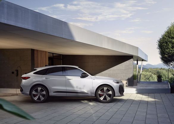 FOTO Audi introduce propulsia PHEV pe SUV-ul Q5