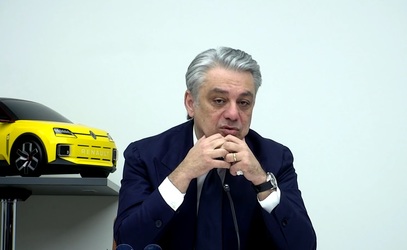 Acțiunile Kering cresc, iar cele ale Renault scad, după plecarea directorului general Luca de Meo