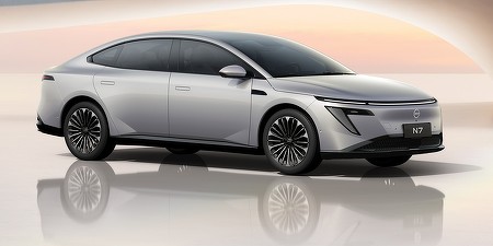 FOTO Mărcile japoneze revin în forță în China, cu zeci de mii de comenzi pentru noile modele Mazda și Nissan