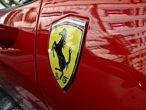 Ferrari amână al doilea model electric din cauza cererii slabe
