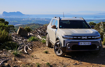 Strategie reușită pentru Dacia: prima publicație europeană care compară Duster cu un Jeep. „Un vag sentiment de rudenie, un sentiment de entuziasm!”