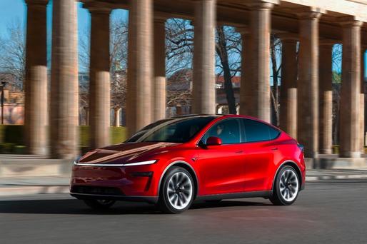 Tesla Model Y nu mai este cea mai vândută mașină din lume. A fost depășită de un SUV celebru