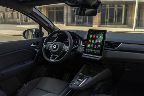 VIDEO & FOTO Mitsubishi lansează propriul concurent pentru Duster, bazat pe un model Renault
