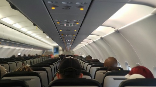 Iranul redeschide spațiul aerian
