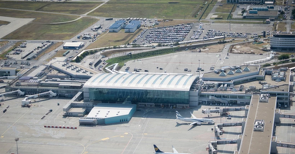 Aeroportul din Budapesta își suspendă activitatea din cauza unei furtuni puternice