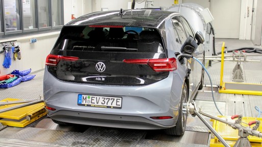 FOTO „Va rezista bateria?”. ADAC a testat un VW ID.3 până la ieșirea din garanție a bateriei. Rezultatul a surprins pe toată lumea