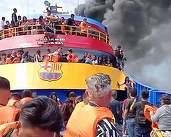 VIDEO Un feribot a luat foc în Indonezia. 568 de persoane au supraviețuit, trei au murit