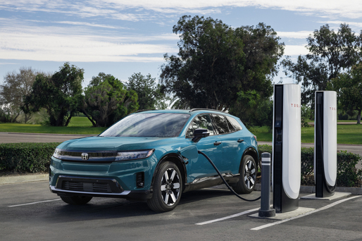 Acord - Proprietarii de mașini Honda primesc acces la Superchargerele Tesla, dar trebuie să plătească 200 de euro pe un adaptor