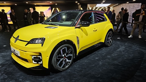 Renault 5 a urcat neașteptat de repede în preferințele europenilor pe segmentul electric și a depășit Tesla pe piețele majore