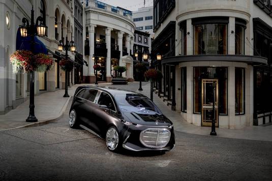 VIDEO & FOTO Mercedes a uimit americanii din California cu conceptul de lux Vision V, viitoarea Grand Limousine VLS