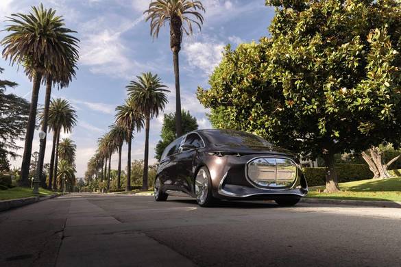 VIDEO & FOTO Mercedes a uimit americanii din California cu conceptul de lux Vision V, viitoarea Grand Limousine VLS