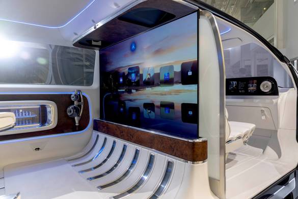 VIDEO & FOTO Mercedes a uimit americanii din California cu conceptul de lux Vision V, viitoarea Grand Limousine VLS