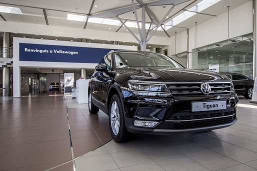 VW scumpește mașinile cu combustie în timp ce electricele rămân pe loc