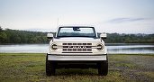 Ford se întoarce în timp - și-a surprins fanii cu conceptul Bronco Roadster FOTO