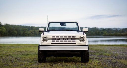 Ford se întoarce în timp - și-a surprins fanii cu conceptul Bronco Roadster FOTO