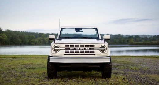 Ford se întoarce în timp - și-a surprins fanii cu conceptul Bronco Roadster FOTO
