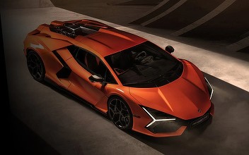 Și bogații plâng: Lamborghini Revuelto își poate bloca pasagerii în mașină și prezintă un risc major de incendiu