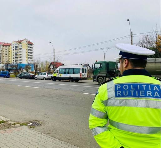Zeci de amenzi date de polițiști în urma unor verificări privind transportul în regim de taxi sau alternativ, în aeroporturile civile din România