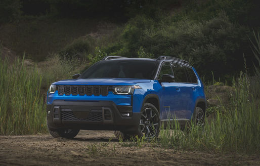 FOTO Noua generație Jeep Cherokee debutează cu motorizare hibrid