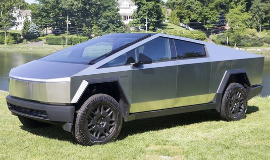 Tesla majorează cu 15.000 de dolari prețul celui mai scump model Cybertruck în SUA