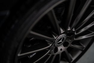 Mercedes-Benz își vinde participația la Nissan, pentru 325 milioane de dolari