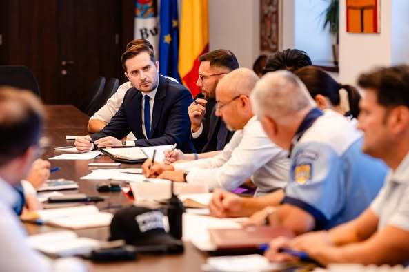 ANUNȚ Măsuri pentru fluidizarea traficului de mașini în București FOTO