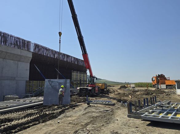 FOTO Tronsonul Târgu Mureș - Miercurea Nirajului din Autostrada Unirii - A8 este realizat în proporție de peste 20%