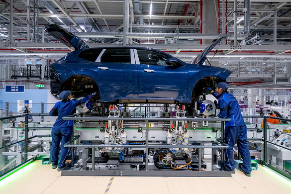 BMW începe, la doi pași de România, producția de serie a lui iX3 - VIDEO&FOTO