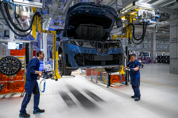 BMW începe, la doi pași de România, producția de serie a lui iX3 - VIDEO&FOTO