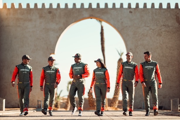 Dacia Sandriders revine în Campionatul Mondial de Rally Raid, în Portugalia, cu echipajele schimbate. „Dakar se apropie cu pași repezi!”