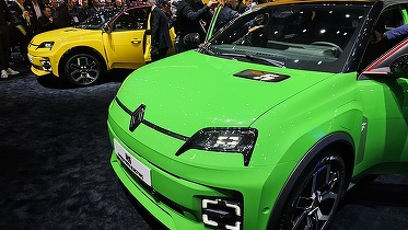 Lovitură pentru mașini electrice celebre: Renault 5, VW ID.3 și alte modele, respinse la subvenție în Franța. Sunt acceptate doar mașini din Europa, cu baterii din Europa