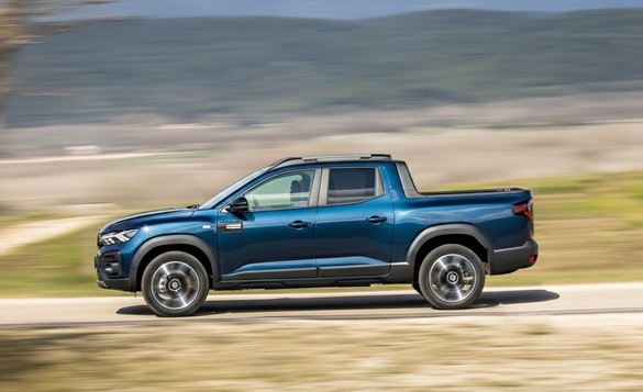 SURPRIZĂ FOTO După controversatul Dacia Duster Pickup, urmează adevăratul pickup Bigster/Niagara